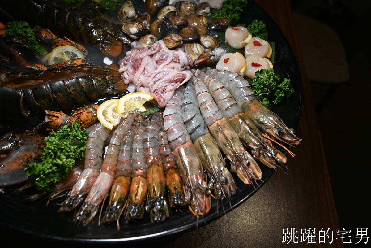 [民生社區美食推薦]潮牛殿溫體牛創意鍋物-橫膈膜小里肌越嚼越甜，獨特湯頭濃郁到就是拉麵湯，還能免費加，熱炒商午通通有，台北溫體牛火鍋推薦厚白牛骨鍋
