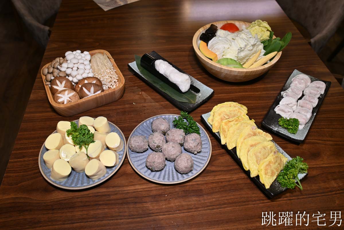 [民生社區美食推薦]潮牛殿溫體牛創意鍋物-橫膈膜小里肌越嚼越甜，獨特湯頭濃郁到就是拉麵湯，還能免費加，熱炒商午通通有，台北溫體牛火鍋推薦厚白牛骨鍋