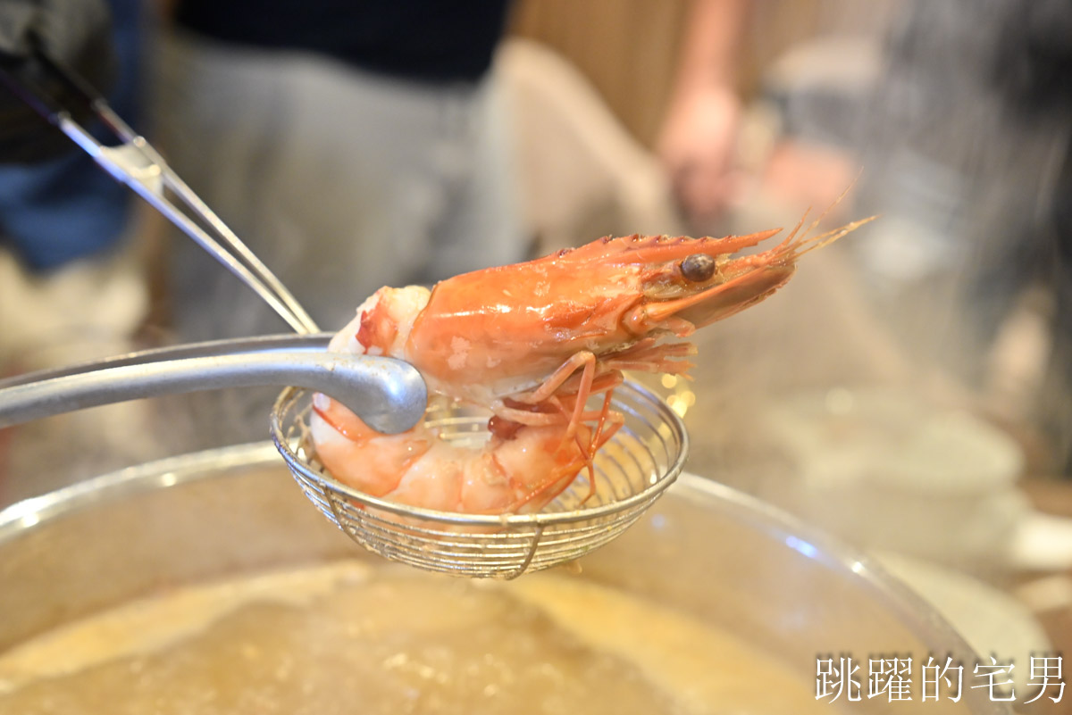 [民生社區美食推薦]潮牛殿溫體牛創意鍋物-橫膈膜小里肌越嚼越甜，獨特湯頭濃郁到就是拉麵湯，還能免費加，熱炒商午通通有，台北溫體牛火鍋推薦厚白牛骨鍋