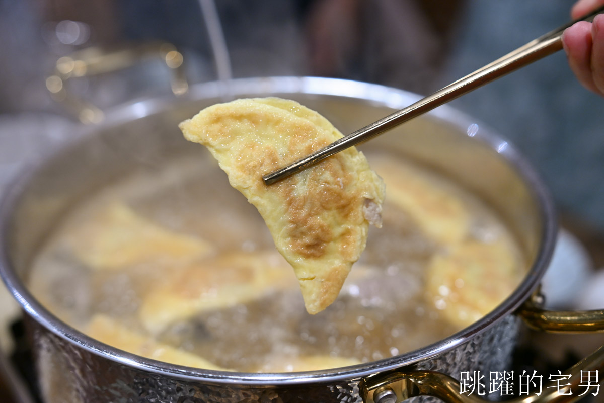 [民生社區美食推薦]潮牛殿溫體牛創意鍋物-橫膈膜小里肌越嚼越甜，獨特湯頭濃郁到就是拉麵湯，還能免費加，熱炒商午通通有，台北溫體牛火鍋推薦厚白牛骨鍋