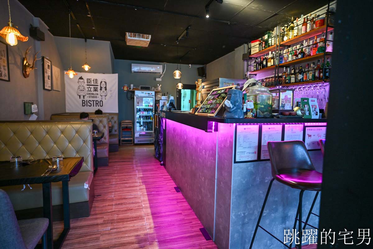 [花蓮玉里美食]臣佳立業餐酒館-玉里餐酒館烤雞好吃到令人驚艷 ! 超酒提拉米蘇必吃，海鮮煙花女義大利麵香辣十足