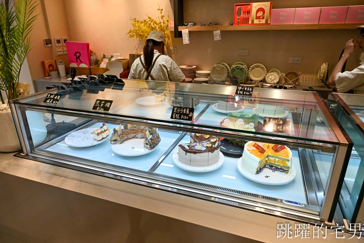 [壽豐咖啡廳推薦]常紅蛋糕 Redever cake-榴槤千層濃到犯規！海綿蛋糕+紫米神組合，拿破崙派超酥脆!  花蓮咖啡廳