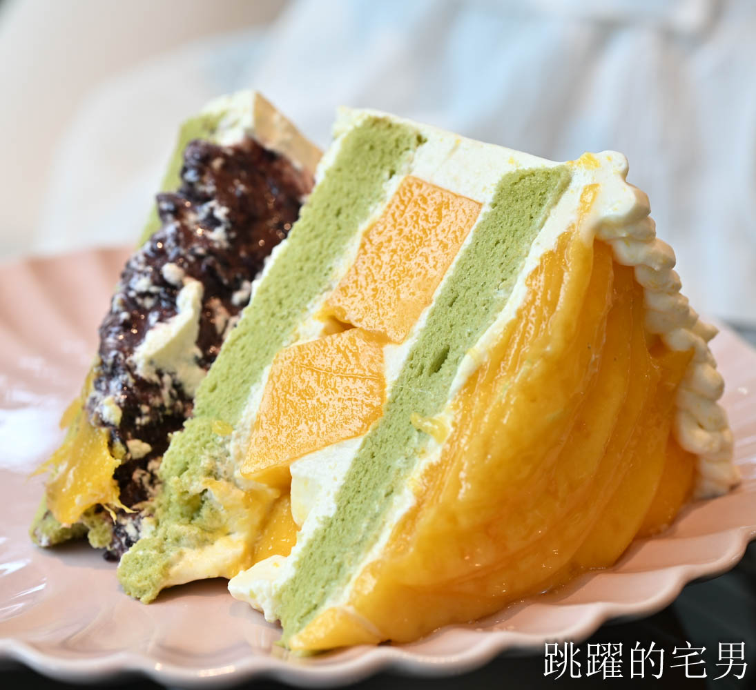 [壽豐咖啡廳推薦]常紅蛋糕 Redever cake-榴槤千層濃到犯規！海綿蛋糕+紫米神組合，拿破崙派超酥脆!  花蓮咖啡廳