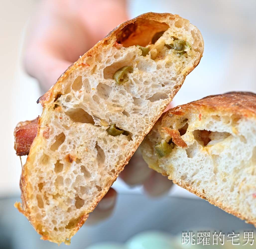 [壽豐咖啡廳推薦]常紅蛋糕 Redever cake-榴槤千層濃到犯規！海綿蛋糕+紫米神組合，拿破崙派超酥脆!  花蓮咖啡廳