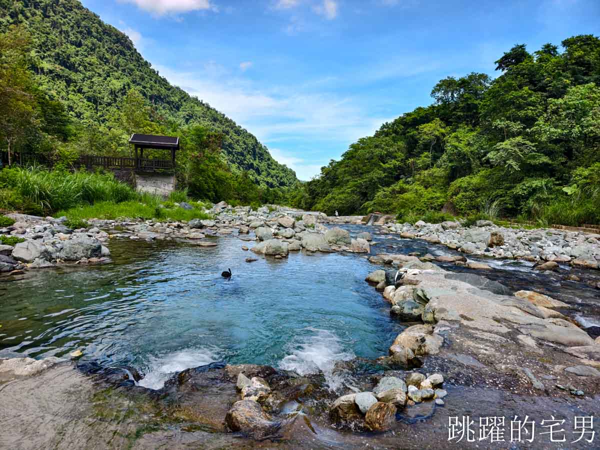 [壽豐景點]白鮑溪戲水點-花蓮秘境峽谷，湛藍溪水充滿神秘感，花蓮人溪邊玩水的好地方，白鮑溪親水園區，花蓮玩水景點推薦
