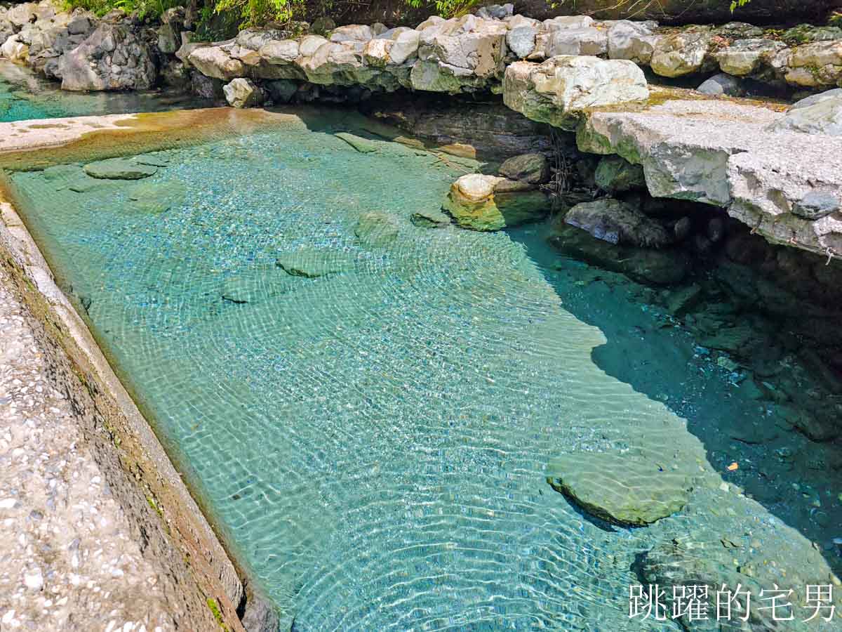 [壽豐景點]白鮑溪戲水點-花蓮秘境峽谷，湛藍溪水充滿神秘感，花蓮人溪邊玩水的好地方，白鮑溪親水園區，花蓮玩水景點推薦