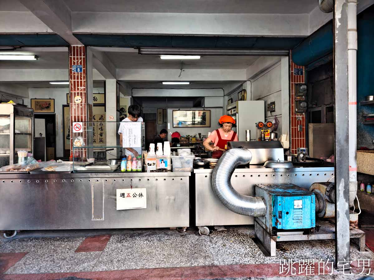 [花蓮吉安早餐]仁芳早點(仁里三街古早味早餐)-超過60年花蓮早餐靠得是功夫，充滿鑊氣現炒麵一吃就愛上，盤子都沒有油