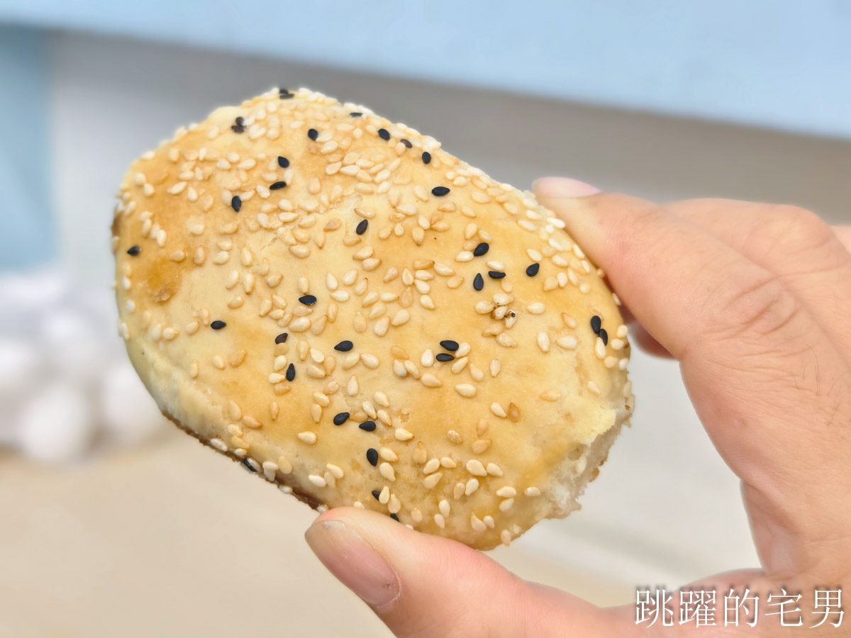 [花蓮早餐]文華早餐專賣店-韭菜盒加半熟蛋真的有夠爽，手工酥皮蛋餅，甜燒餅，韭菜盒、花蓮蛋餅推薦