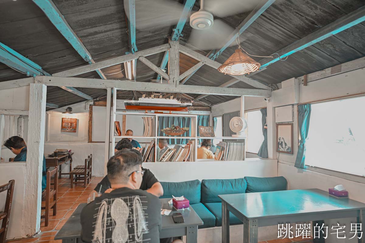 [花蓮早午餐]時光旅人-在地人都會知道的花蓮早餐，超值套餐49元，座位就像會把人吸住一樣，軍警消95折優惠