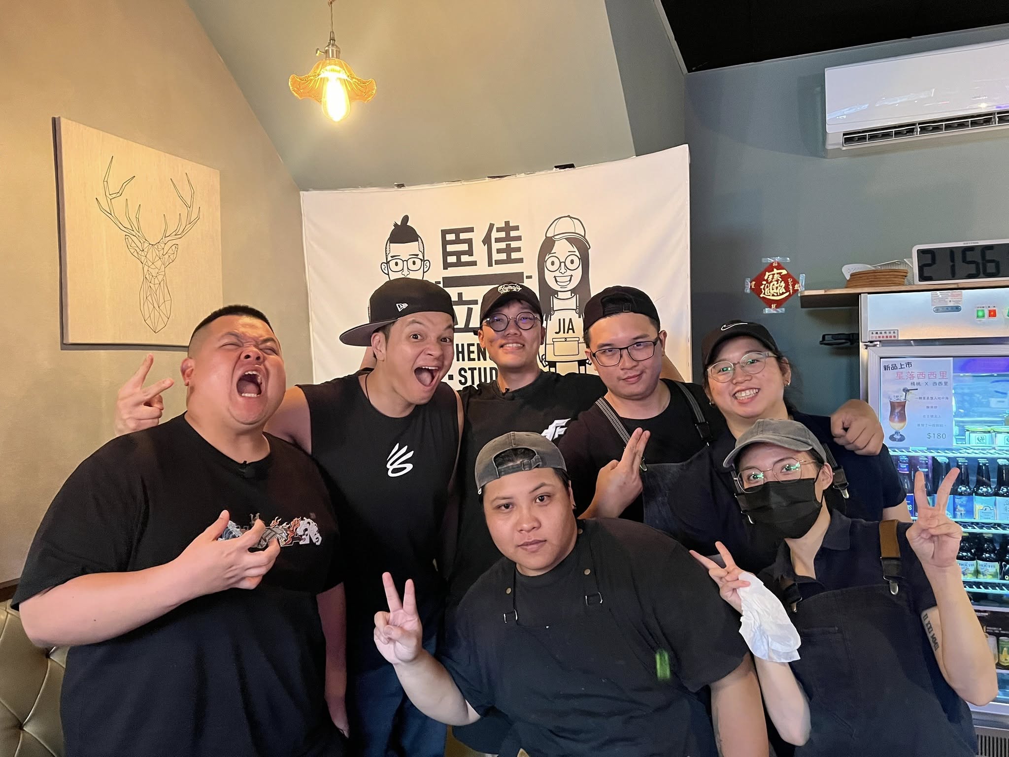 [花蓮玉里美食]臣佳立業餐酒館-玉里餐酒館烤雞好吃到令人驚艷 ! 超酒提拉米蘇必吃，海鮮煙花女義大利麵香辣十足