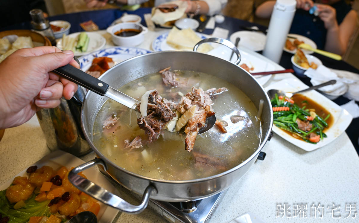 [南京復興美食]北平萬珍樓美食餐廳-台北烤鴨高C/P值一鴨三吃，雙人套餐也能吃烤鴨，招牌豆沙鍋餅必點，台北中餐廳合菜，松山區美食