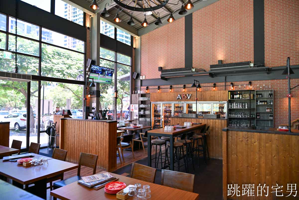 [林口餐酒館]ABV Bar&Kitchen地中海餐酒館林口旗艦店-最美林口聚會餐廳，歐洲酒窖風挑高8米180度全落地窗，西班牙海鮮燉飯等異國料理300款精釀啤酒，三井Outlet附近美食