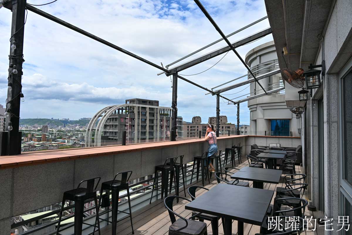 [板橋餐酒館]ABV閣樓餐酒館板橋府中店-板橋聚餐約會推薦! 擁有高空景觀戶外沙發城市美景，異國料理義大利麵、府中美食推薦、板橋酒吧