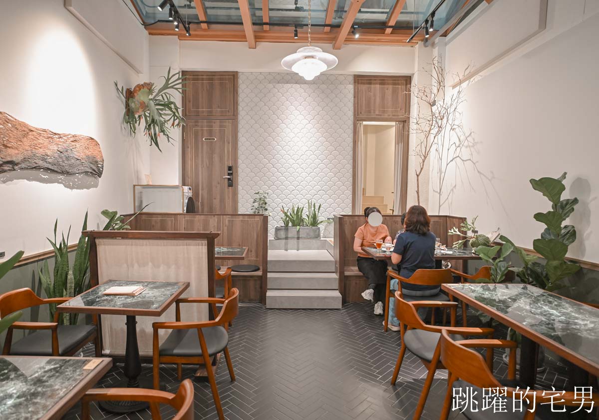 [花蓮美食]方方家FUN.Kitchen-大推這間花蓮簡餐，空間有質感，紅燒肉好吃到不行，還能免費加飯加滷汁，宿里旅行舍