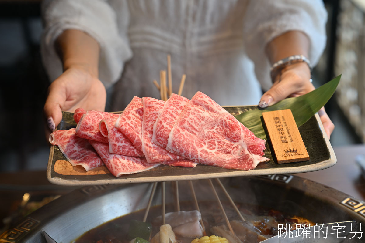 [西門町美食]ABV串串啤酒館- 精釀啤酒懶人包：風格、場合、搭餐一次懂，麻辣鍋經典熱炒這樣搭準沒錯。西門町火鍋串串10元起，多樣熱炒，西門町宵夜酒吧營業到凌晨1點半
