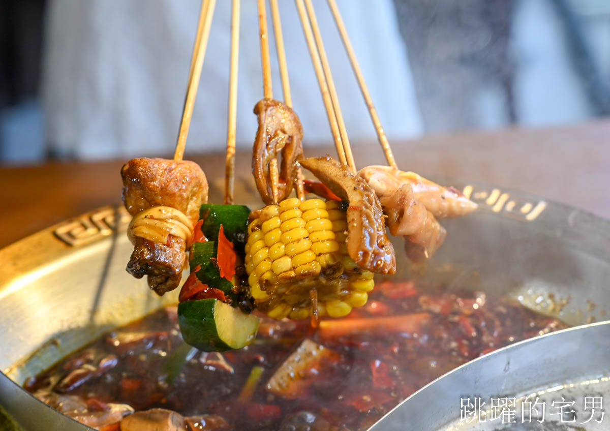 [西門町美食]ABV串串啤酒館- 精釀啤酒懶人包：風格、場合、搭餐一次懂，麻辣鍋經典熱炒這樣搭準沒錯。西門町火鍋串串10元起，多樣熱炒，西門町宵夜酒吧營業到凌晨1點半
