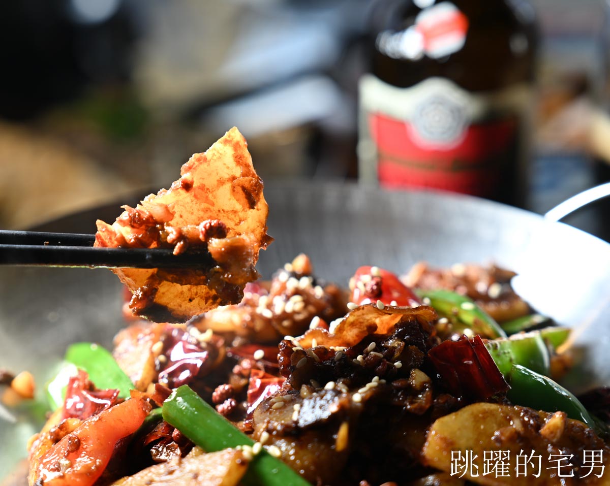 [西門町美食]ABV串串啤酒館- 精釀啤酒懶人包：風格、場合、搭餐一次懂，麻辣鍋經典熱炒這樣搭準沒錯。西門町火鍋串串10元起，多樣熱炒，西門町宵夜酒吧營業到凌晨1點半