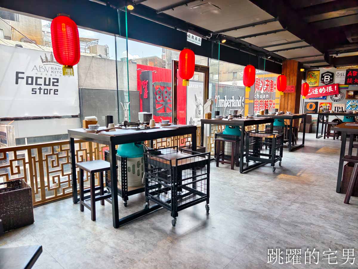 [西門町美食]ABV串串啤酒館- 精釀啤酒懶人包：風格、場合、搭餐一次懂，麻辣鍋經典熱炒這樣搭準沒錯。西門町火鍋串串10元起，多樣熱炒，西門町宵夜酒吧營業到凌晨1點半
