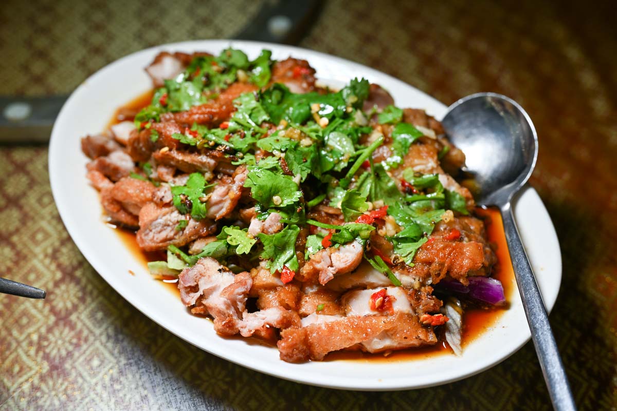 [花蓮美食]伊江滇緬料理-雲南破酥包也太好吃了吧! 口感超有層次，蜜紅豆香甜得宜! 這家花蓮老店必點