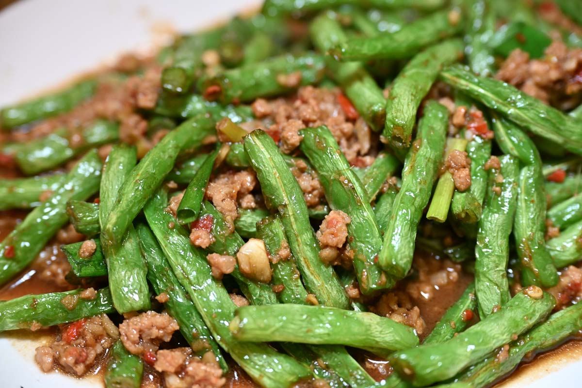 [花蓮美食]伊江滇緬料理-雲南破酥包也太好吃了吧! 口感超有層次，蜜紅豆香甜得宜! 這家花蓮老店必點