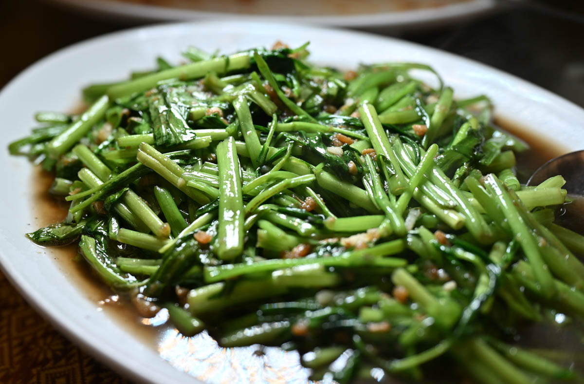 [花蓮美食]伊江滇緬料理-雲南破酥包也太好吃了吧! 口感超有層次，蜜紅豆香甜得宜! 這家花蓮老店必點