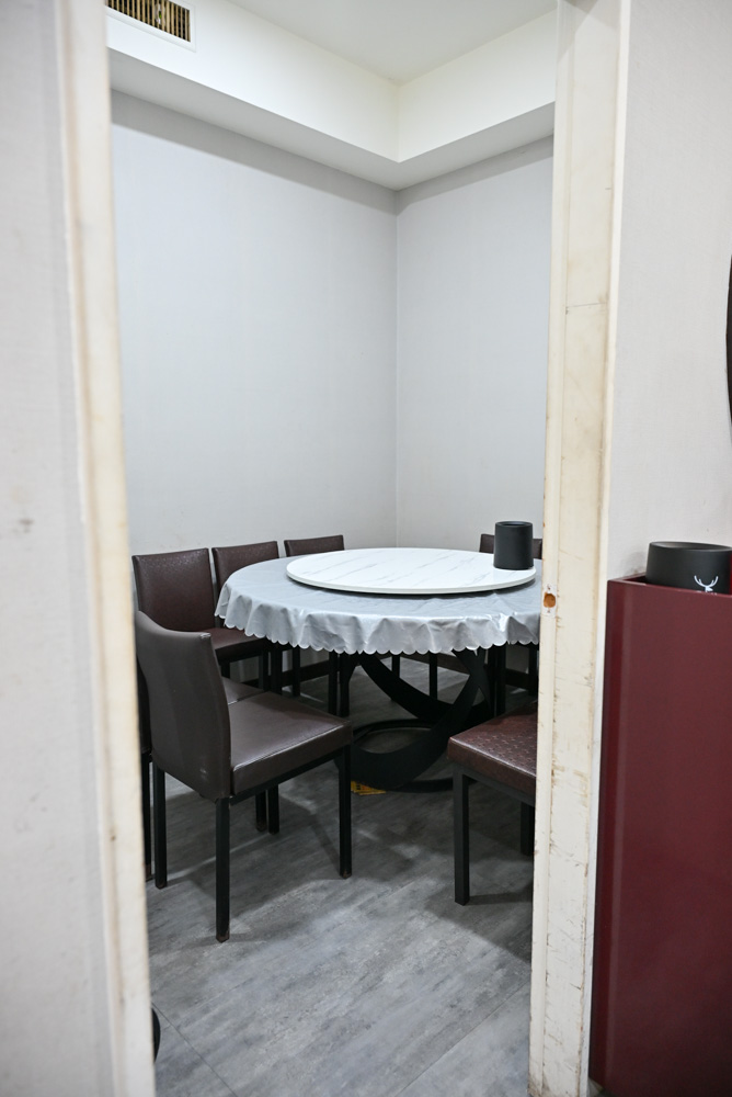 [新店美食]宸軒園粵菜海鮮中興店-香港師傅的乾炒牛河鑊氣十足必吃! 包廂唱歌，公司家族節日聚餐外燴合菜，新店粵菜餐廳推薦，