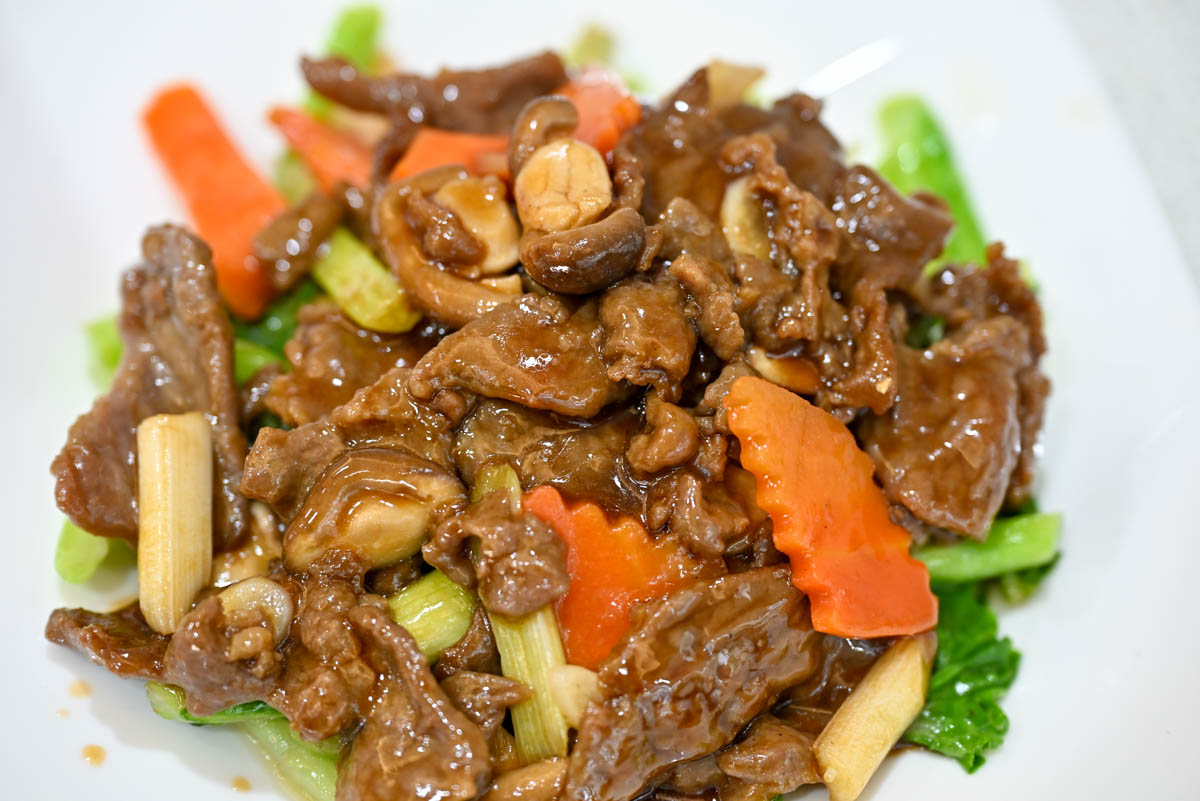 [新店美食]宸軒園粵菜海鮮中興店-香港師傅的乾炒牛河鑊氣十足必吃! 包廂唱歌，公司家族節日聚餐外燴合菜，新店粵菜餐廳推薦，