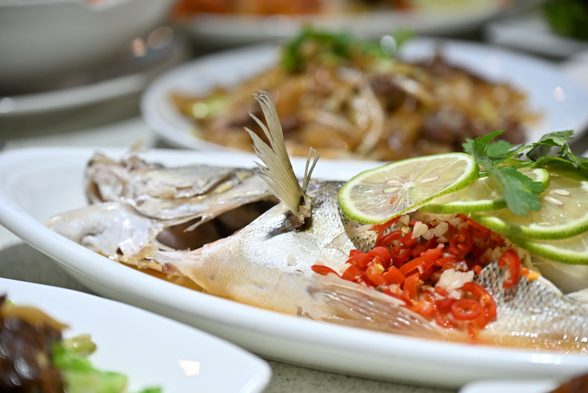 [新店美食]宸軒園粵菜海鮮中興店-香港師傅的乾炒牛河鑊氣十足必吃! 包廂唱歌，公司家族節日聚餐外燴合菜，新店粵菜餐廳推薦，