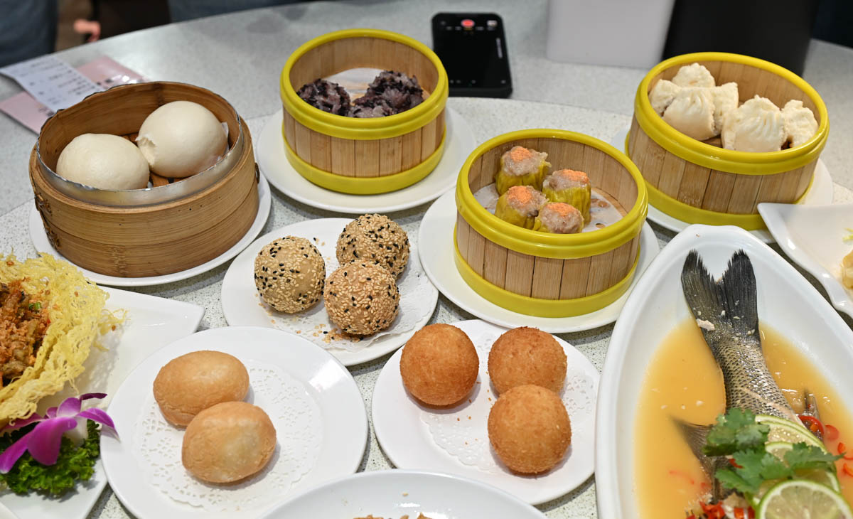 [新店美食]宸軒園粵菜海鮮中興店-香港師傅的乾炒牛河鑊氣十足必吃! 包廂唱歌，公司家族節日聚餐外燴合菜，新店粵菜餐廳推薦，