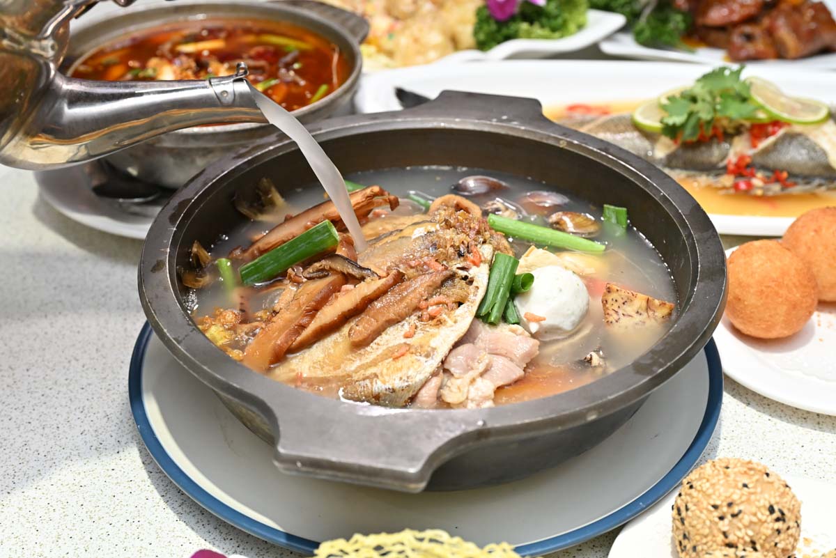 [新店美食]宸軒園粵菜海鮮中興店-香港師傅的乾炒牛河鑊氣十足必吃! 包廂唱歌，公司家族節日聚餐外燴合菜，新店粵菜餐廳推薦，