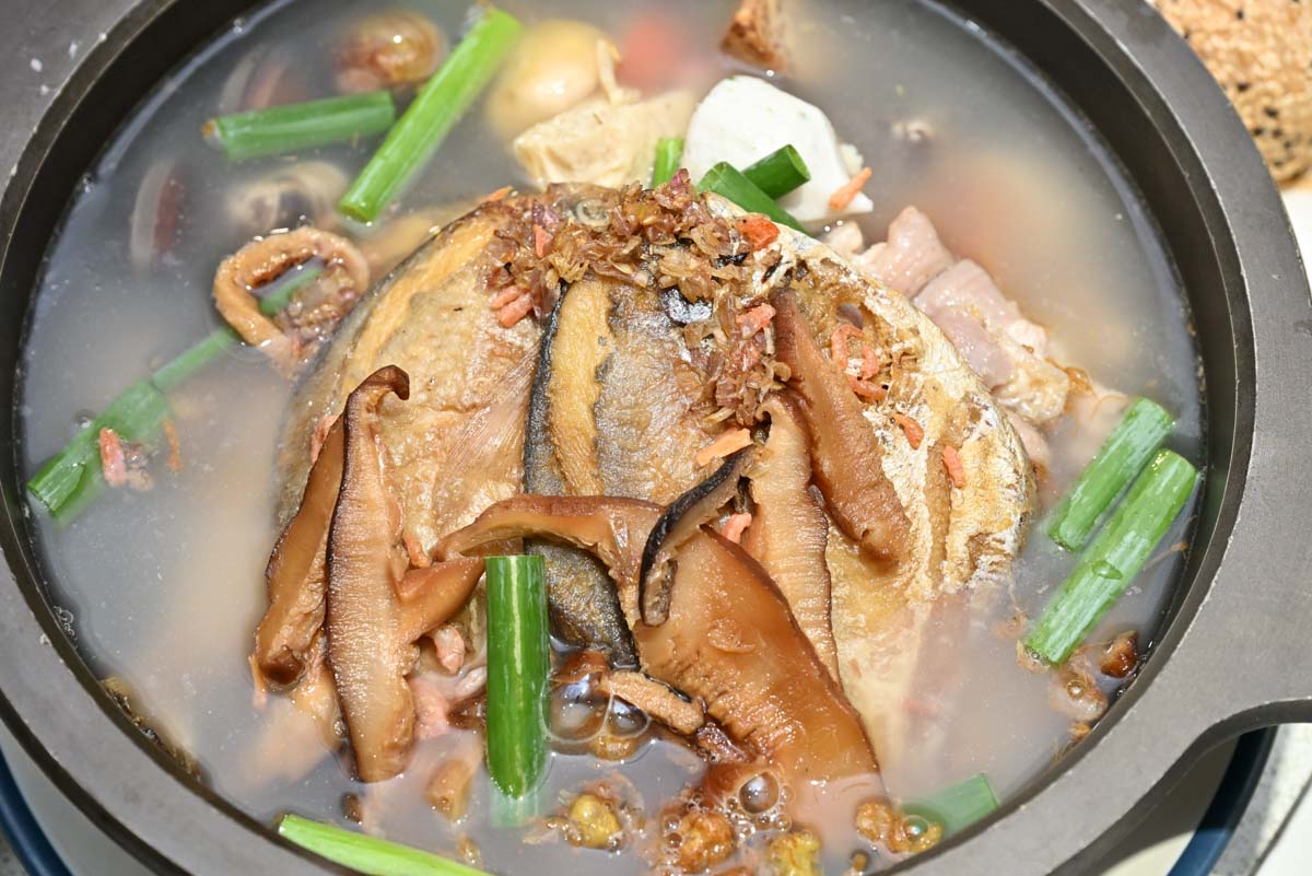 [新店美食]宸軒園粵菜海鮮中興店-香港師傅的乾炒牛河鑊氣十足必吃! 包廂唱歌，公司家族節日聚餐外燴合菜，新店粵菜餐廳推薦，