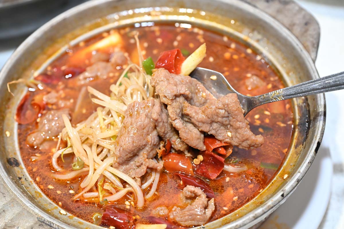 [新店美食]宸軒園粵菜海鮮中興店-香港師傅的乾炒牛河鑊氣十足必吃! 包廂唱歌，公司家族節日聚餐外燴合菜，新店粵菜餐廳推薦，
