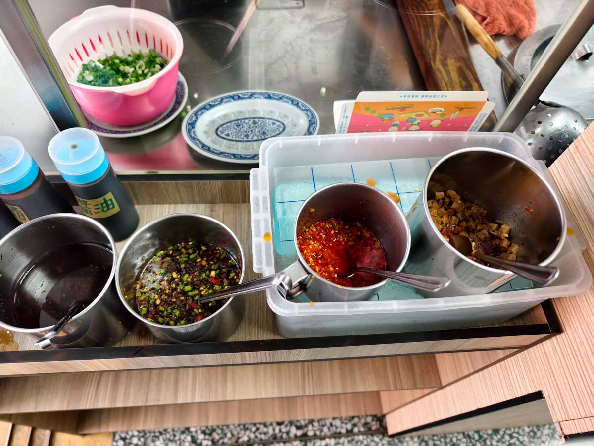 [花蓮吉安早餐]康樂早餐-雙蛋口感超特別，這家花蓮蛋餅推薦，炒麵、炒米粉還有米粉羹
