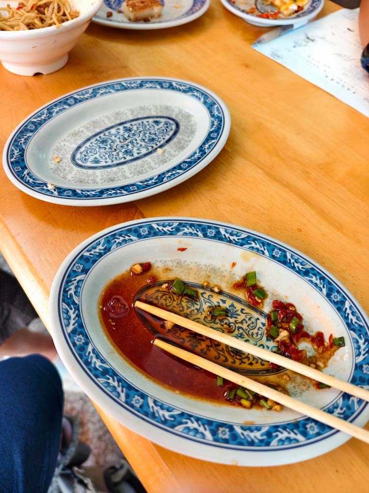 [花蓮吉安早餐]康樂早餐-雙蛋口感超特別，這家花蓮蛋餅推薦，炒麵、炒米粉還有米粉羹