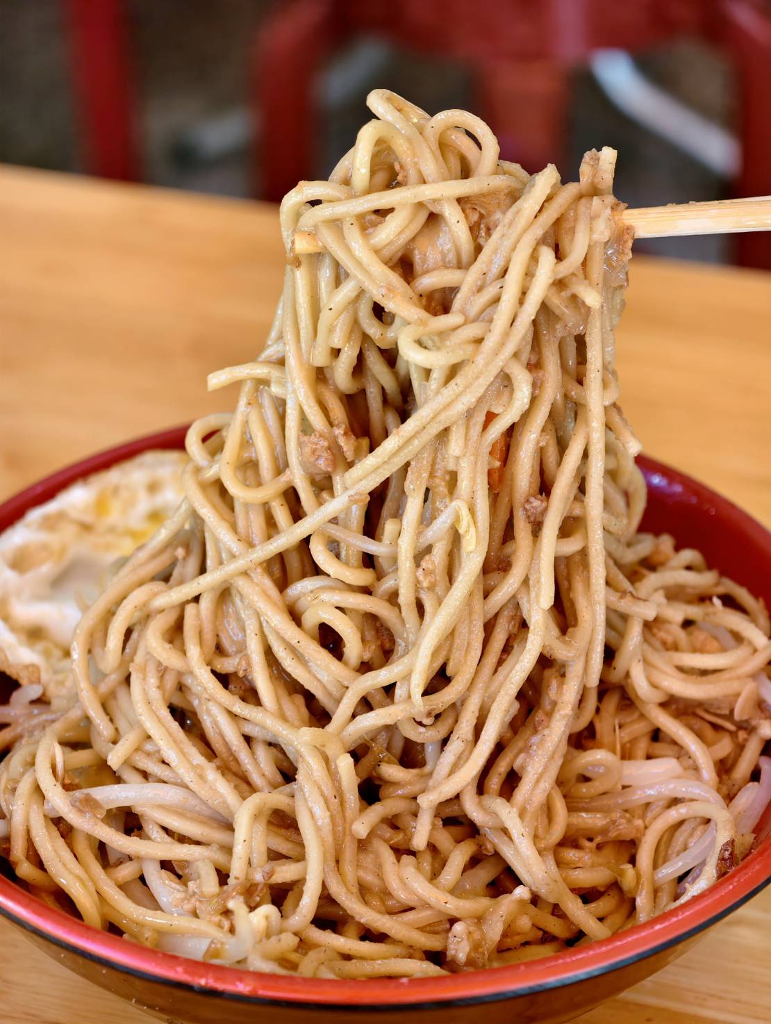 [花蓮吉安早餐]康樂早餐-雙蛋口感超特別，這家花蓮蛋餅推薦，炒麵、炒米粉還有米粉羹，蘿蔔糕也是人氣王
