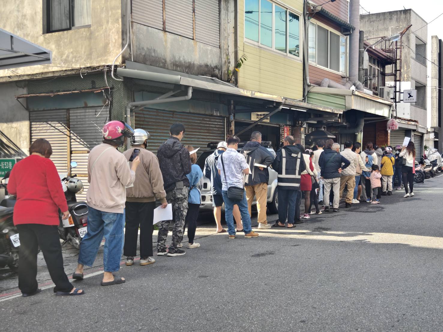 今日熱門文章：[花蓮早餐]花蓮無名早餐- 超厚蔥油餅夾蔥蛋香氣飽滿，老麵小籠包我要吃10顆!