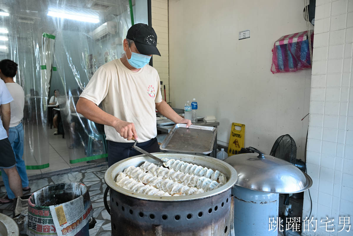 [花蓮早餐]山東豆漿大王-70年早餐店，招牌肉餅、蔥餅，蘿蔔辣椒