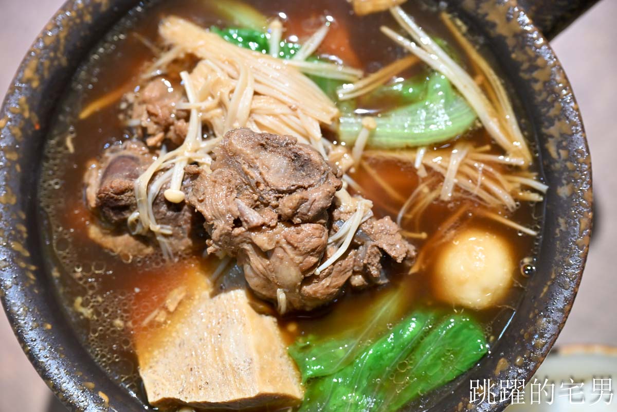 [花蓮美食]懶洋洋南洋料理 Lazy house- 大推好吃叻沙麵香辣十足超濃郁，2層樓空間舒服小聚聊天很適合