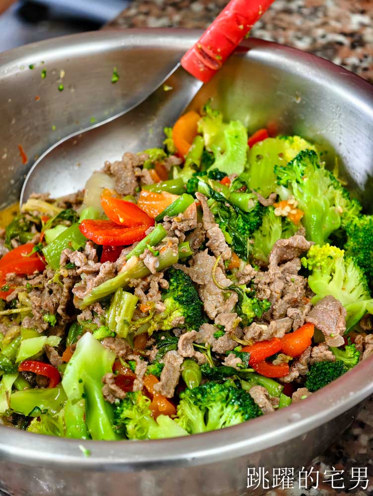 [花蓮美食]北興路泰國小吃-工業區旁泰國大姐牛肉湯真好喝，份量超足!