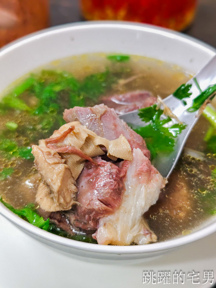 [花蓮美食]北興路泰國小吃-工業區旁泰國大姐牛肉湯真好喝，份量超足!