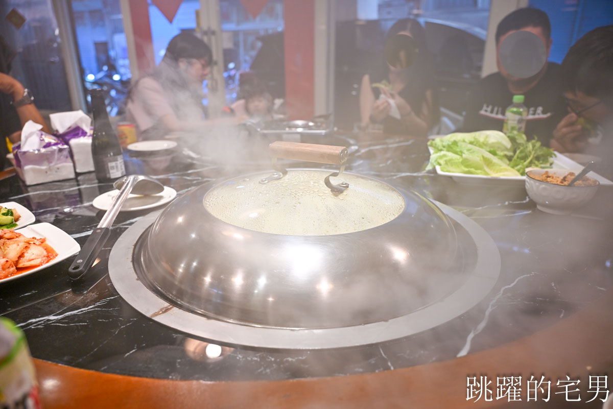 [新北三重美食]安慶小館鐵鍋燉私房菜- 新北市東北菜一位難求，等半年才吃到，現蒸花捲、撈拌海鮮、紅燒鵝肉馬鈴薯粉條好好吃