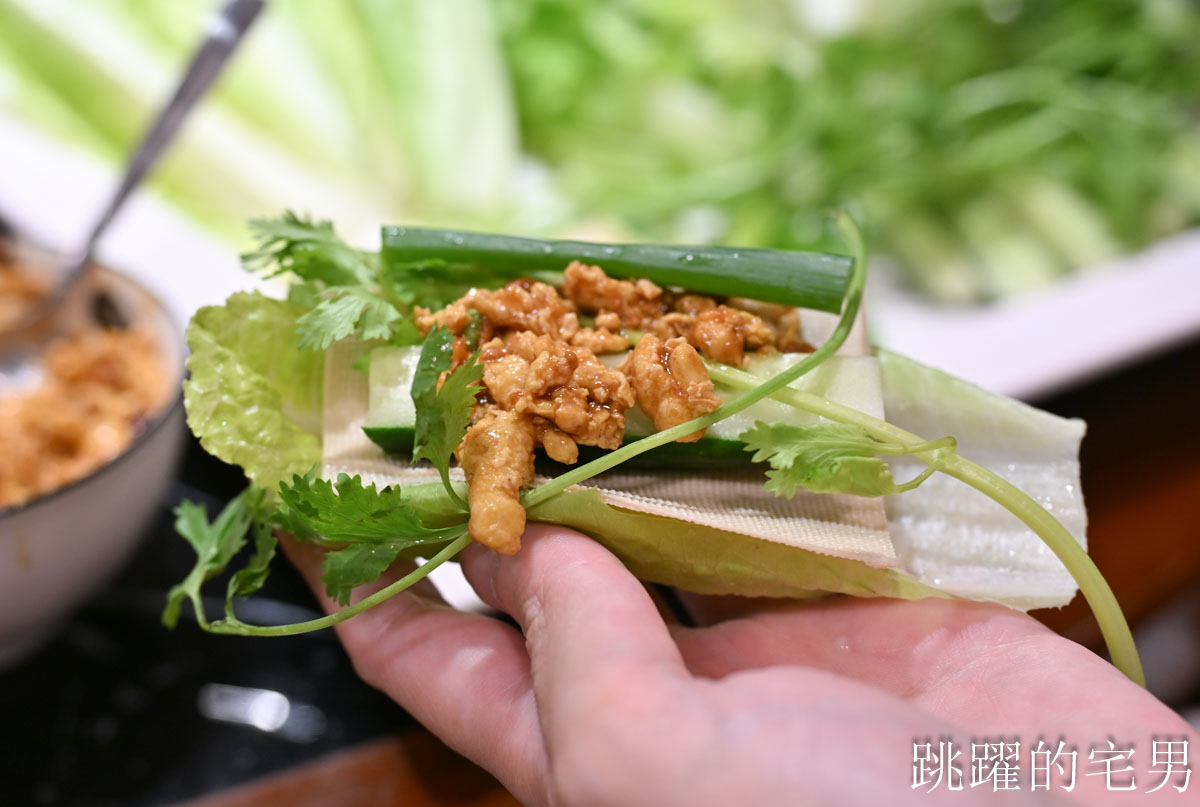 [新北三重美食]安慶小館鐵鍋燉私房菜- 新北市東北菜一位難求，等半年才吃到，現蒸花捲、撈拌海鮮、紅燒鵝肉馬鈴薯粉條好好吃