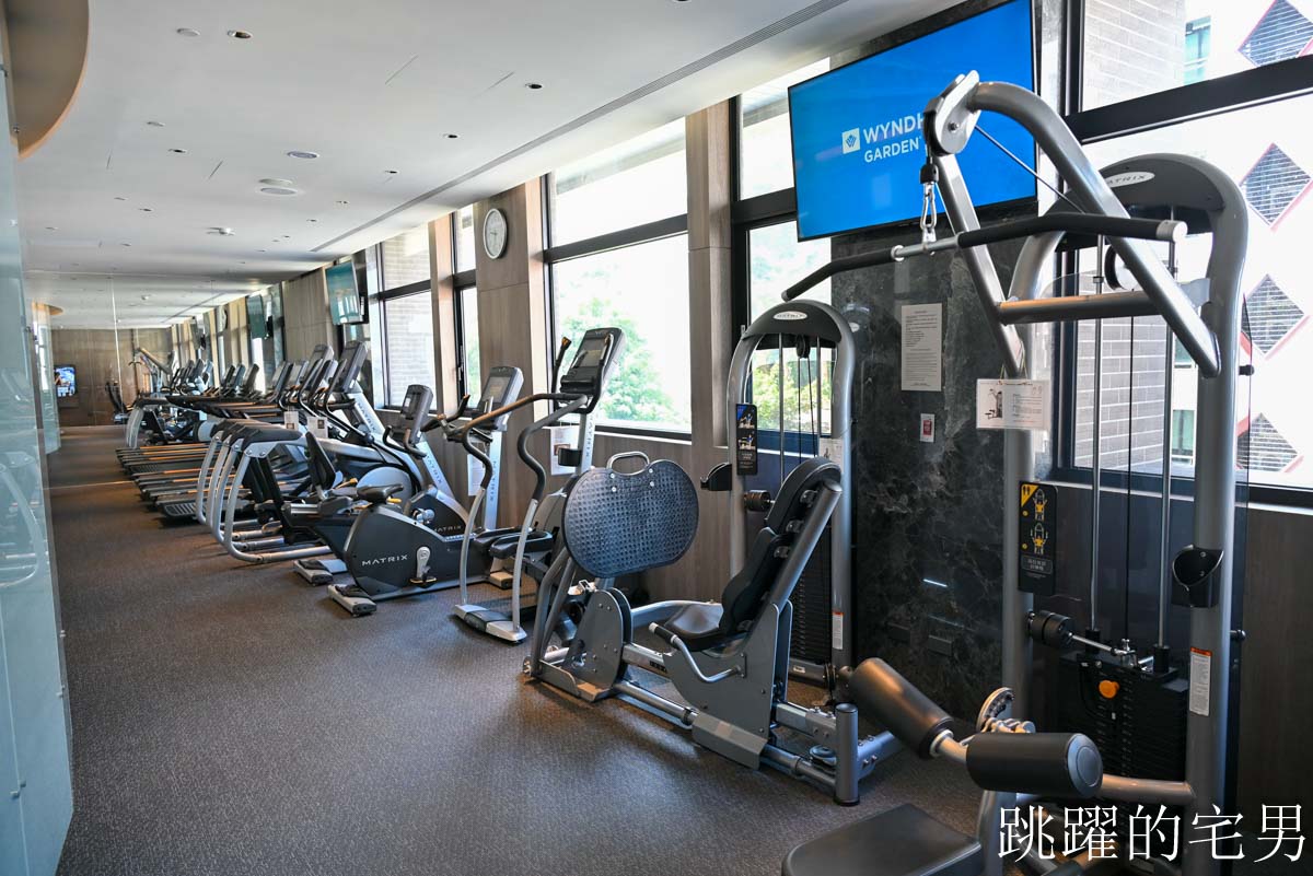 [日月潭飯店推薦]日月潭力麗溫德姆溫泉酒店-3天2夜帶媽媽住五星級店，質感太好啦!  房間標配溫泉池，行政酒廊、還有日月潭最大室內親子遊戲空間