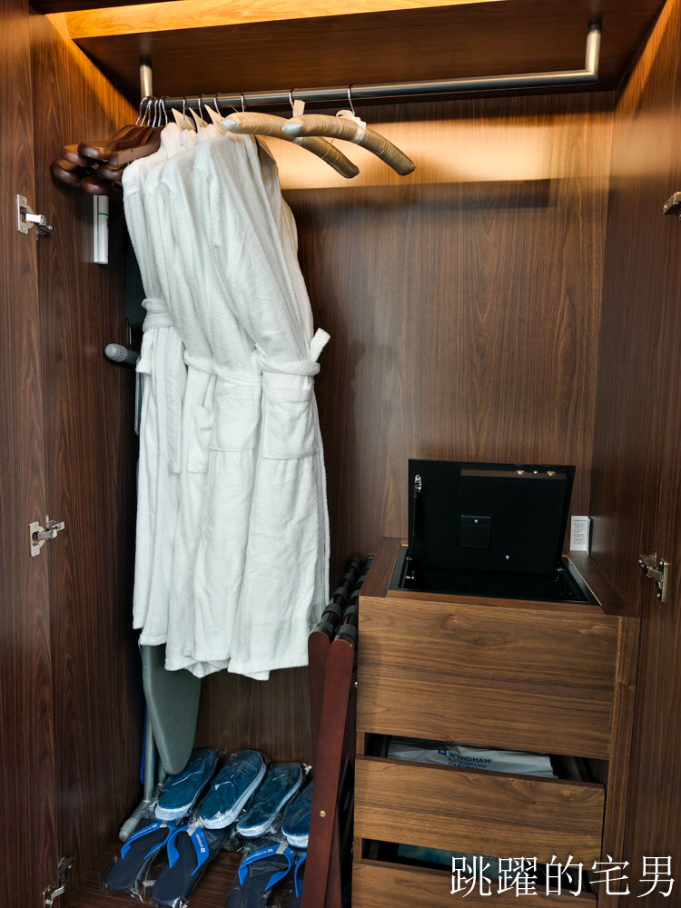 [日月潭飯店推薦]日月潭力麗溫德姆溫泉酒店-3天2夜帶媽媽住五星級店，質感太好啦!  房間標配溫泉池，行政酒廊、還有日月潭最大室內親子遊戲空間