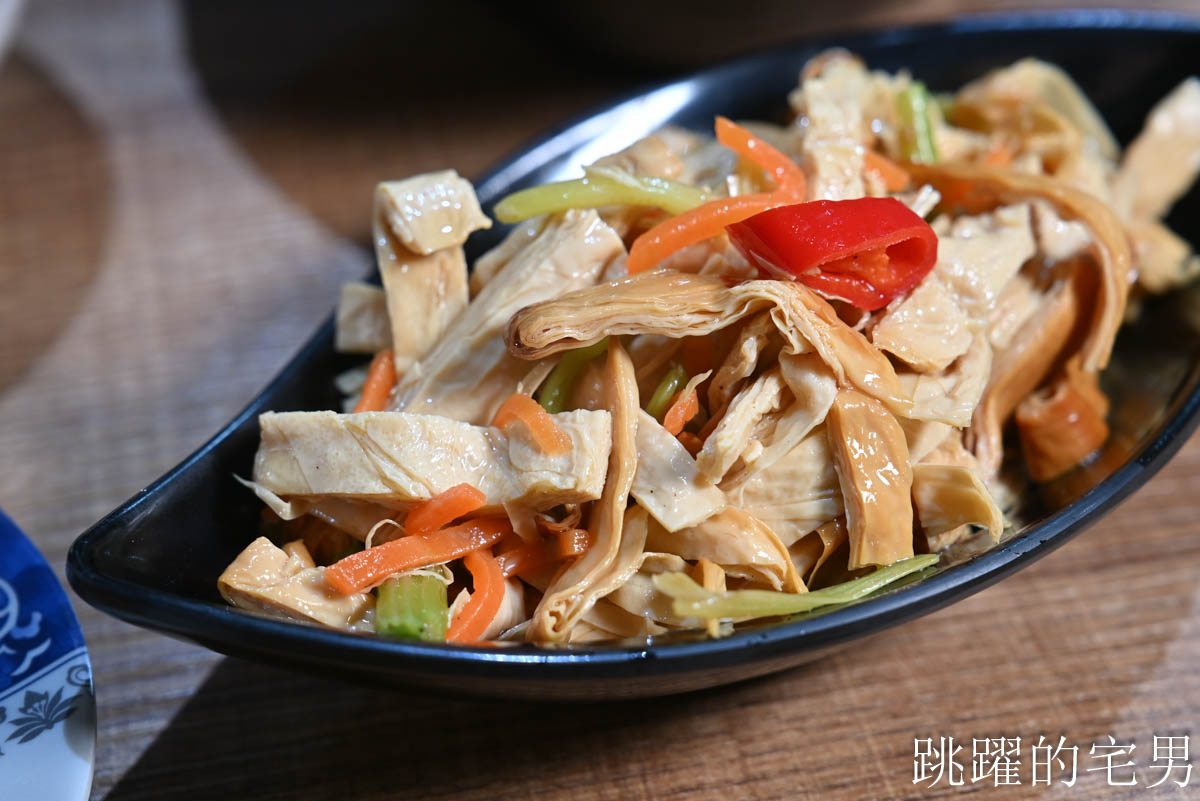 [花蓮美食]滿碗香辣椒肉羹清湯專賣店-這家花蓮好吃炒米粉口感濕潤份量多，超特別剝皮辣椒肉羹清湯滋味好濃郁，花蓮下午有營業餐廳