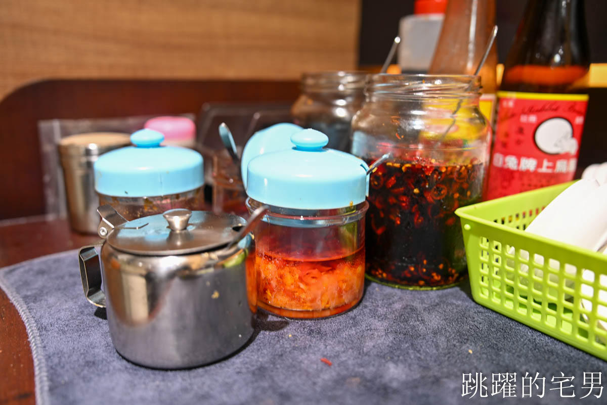 [花蓮美食]滿碗香辣椒肉羹清湯專賣店-這家花蓮好吃炒米粉口感濕潤份量多，超特別剝皮辣椒肉羹清湯滋味好濃郁，花蓮下午有營業餐廳