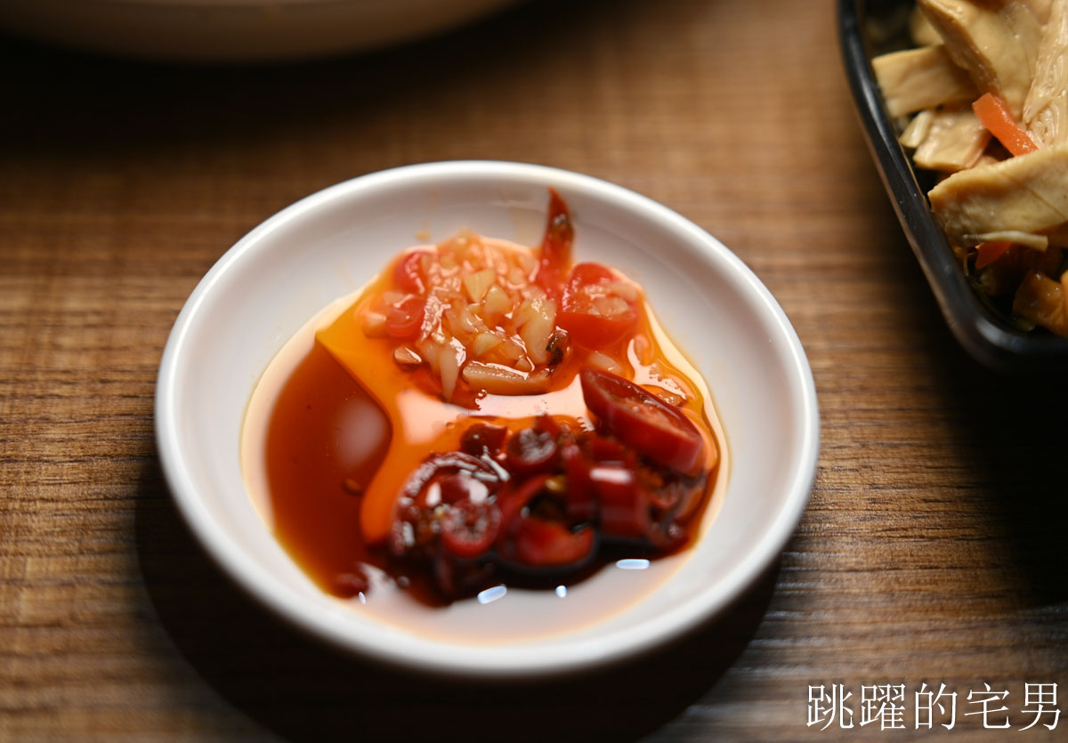 [花蓮美食]滿碗香辣椒肉羹清湯專賣店-這家花蓮好吃炒米粉口感濕潤份量多，超特別剝皮辣椒肉羹清湯滋味好濃郁，花蓮下午有營業餐廳