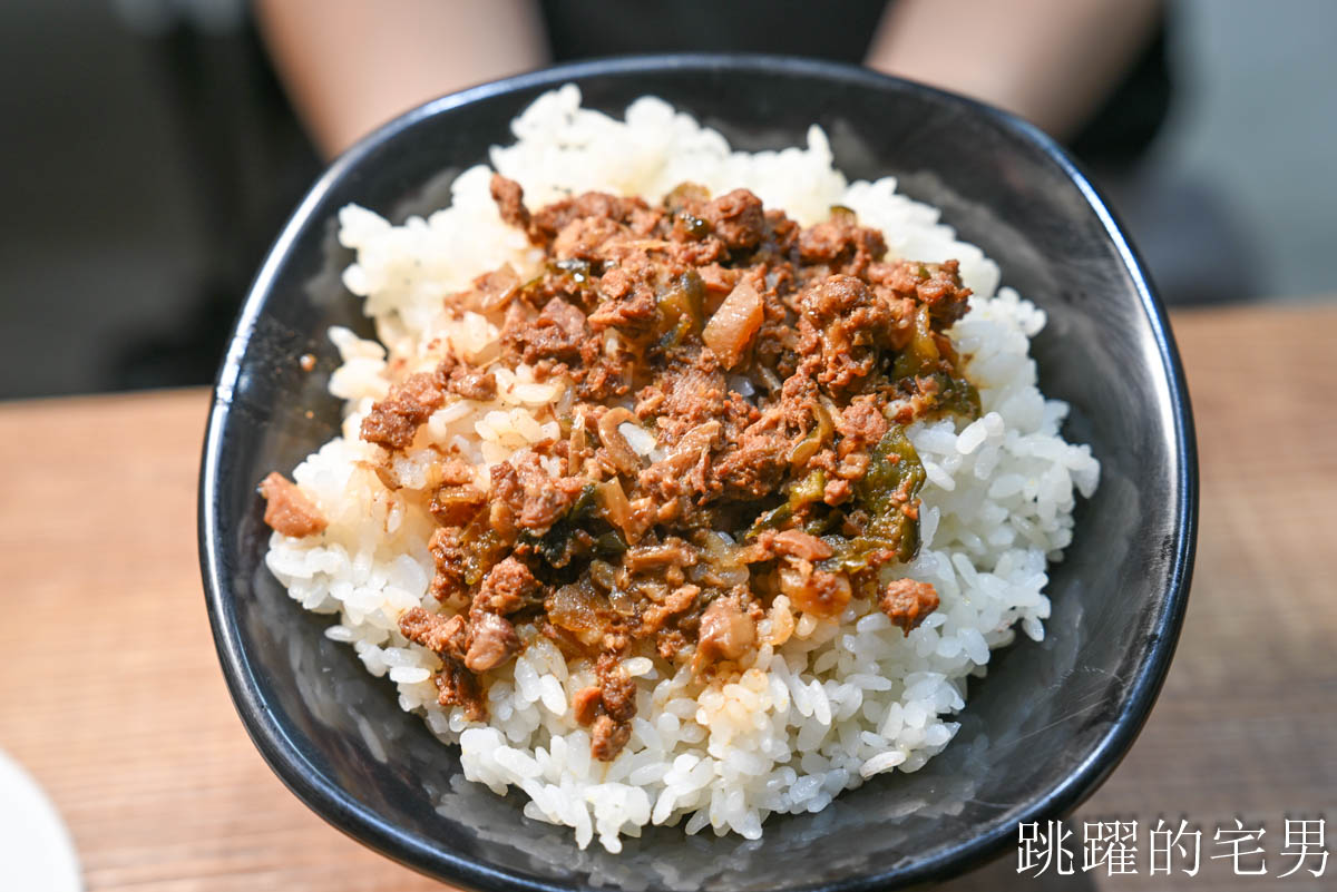 [花蓮美食]滿碗香辣椒肉羹清湯專賣店-這家花蓮好吃炒米粉口感濕潤份量多，超特別剝皮辣椒肉羹清湯滋味好濃郁，花蓮下午有營業餐廳