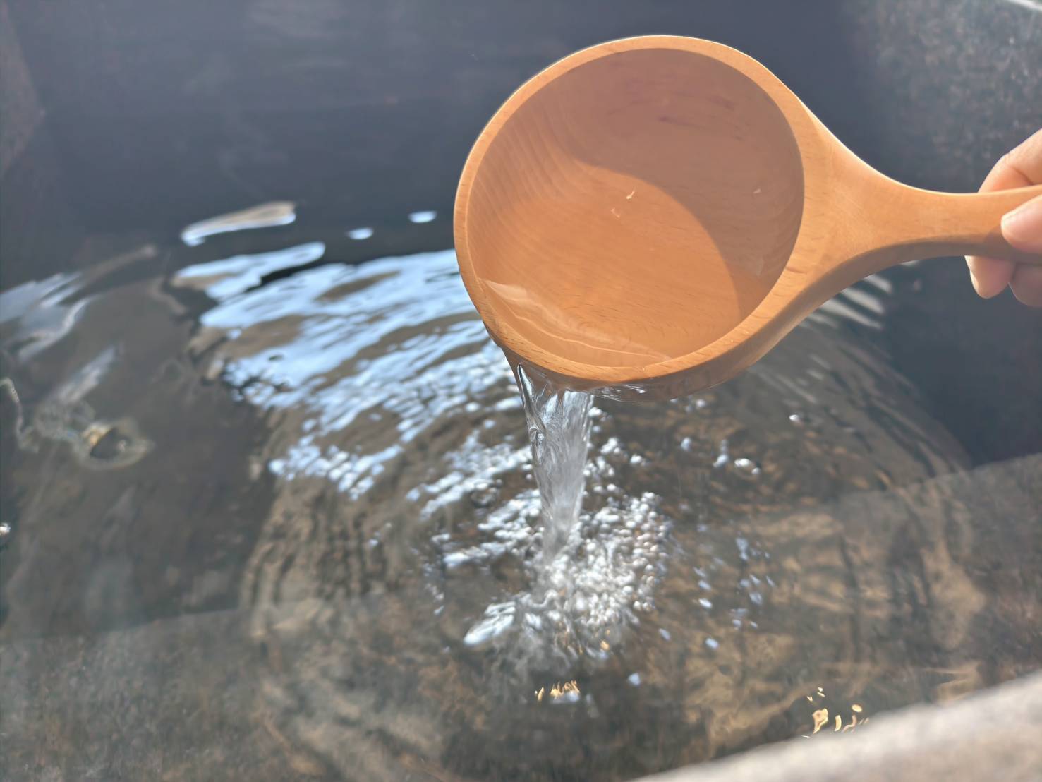 [日月潭飯店推薦]日月潭力麗溫德姆溫泉酒店-3天2夜帶媽媽住五星級店，質感太好啦!  房間標配溫泉池，行政酒廊、還有日月潭最大室內親子遊戲空間