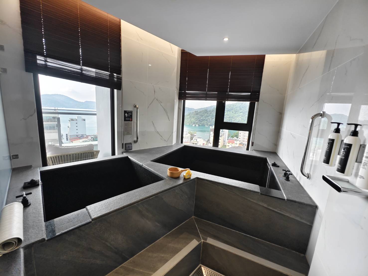 [日月潭飯店推薦]日月潭力麗溫德姆溫泉酒店-3天2夜帶媽媽住五星級店，質感太好啦!  房間標配溫泉池，行政酒廊、還有日月潭最大室內親子遊戲空間